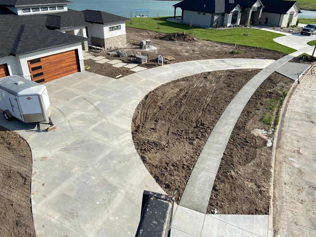 Residential driveway concrete pour