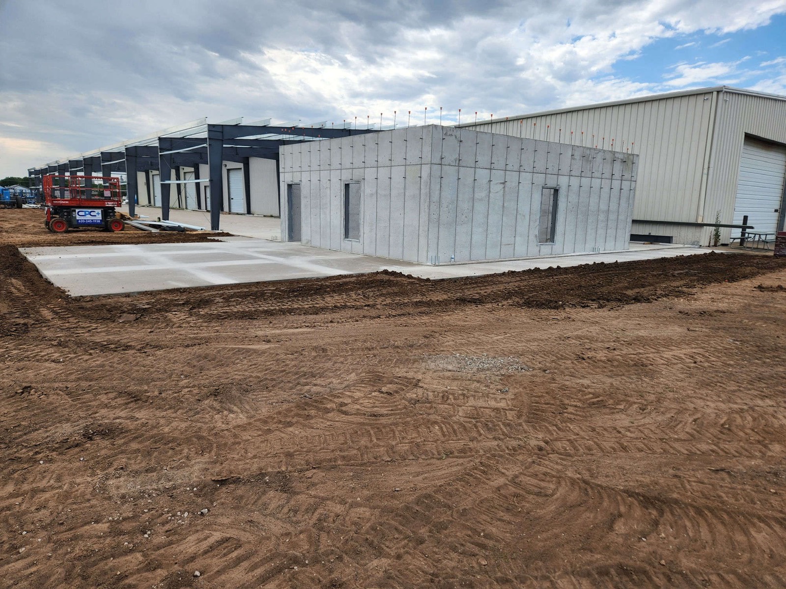 Commercial concrete walls and slab under construction